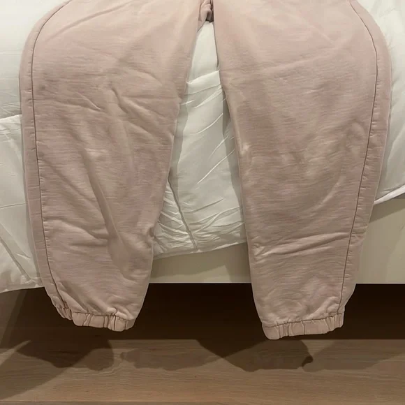 ⭐️ BRANDY MELVILLE Pink Sweatpants - Picture 7 of 7